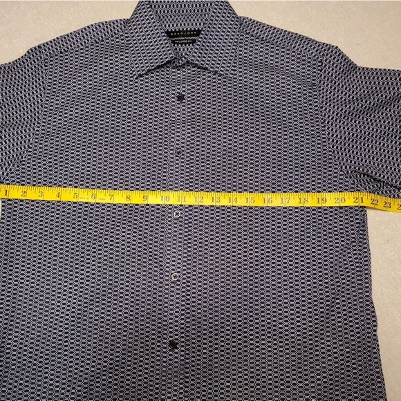 Sean John Men's Tailored Fit Dress Shirt in Size 15 1/2-32/33 Regular Fit - Picture 5 of 11